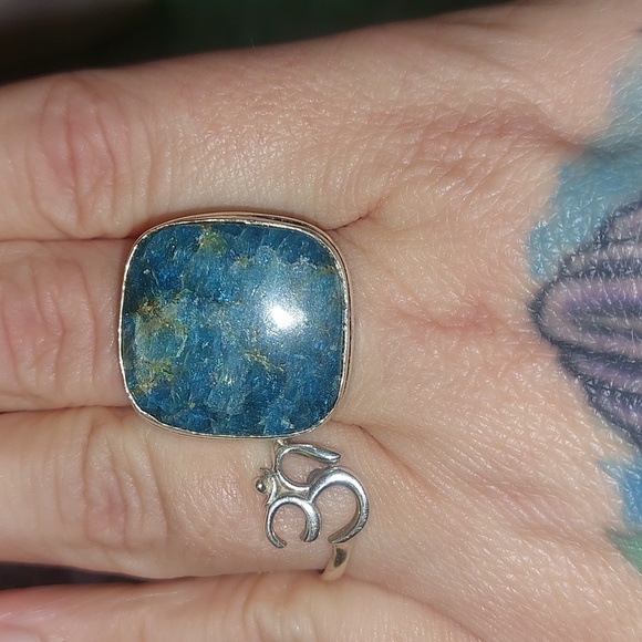 Blue Apatite Ring Size 8 - Picture 1 of 6